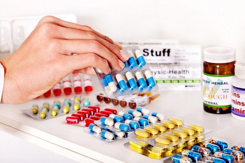 Un medic ar trebui să prescrie medicamente pentru a trata prostatita